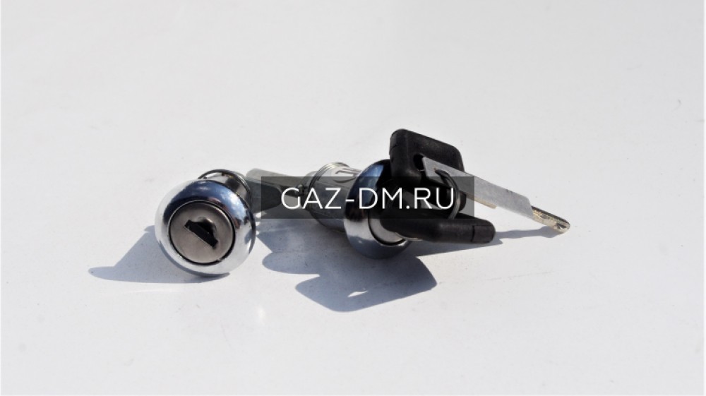 комлект запорных устройств автомобиля