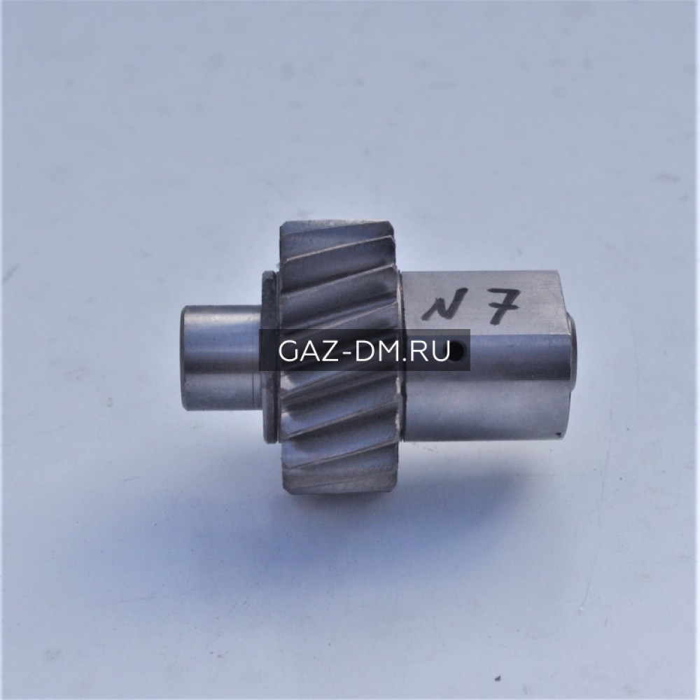 ось промежуточной шестерни