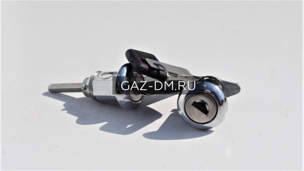 комлект запорных устройств автомобиля